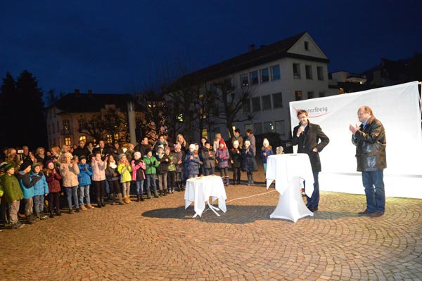 Weihnachtsbaumuebergabe_Landhaus-Bregenz_2016-11-24_2016-7756-005.jpg